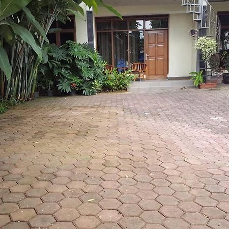 Hazel House With Swimming Pool By Grorental Bandung Exterior photo