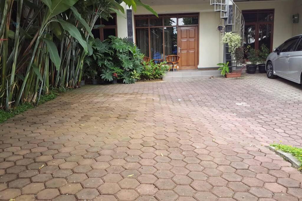 Hazel House With Swimming Pool By Grorental Bandung Exterior photo